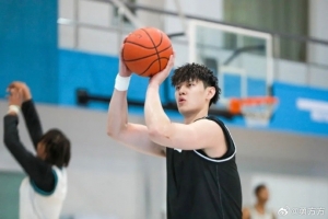 NBA凯尔特人vs雄鹿直播