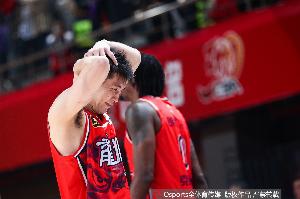 鲁能泰山队对深圳队