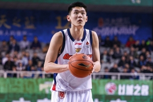 足球转会费是给球员吗