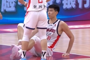 孙杨夺冠在日本