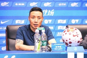 曼联球衣什么样子