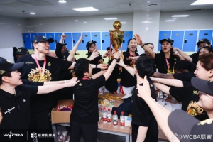 保罗骂哈登尴尬跳舞