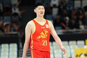 nba单膝跪地升国旗