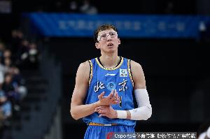 中国队比赛篮球鞋
