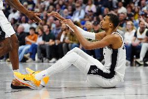 NCAA伊利诺芝加哥分校vs罗伯莫里斯直播