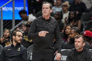 nba直播湖人vs小牛