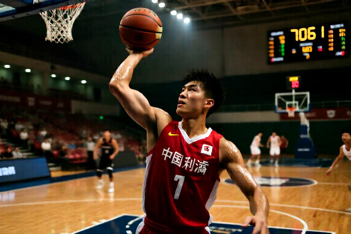 中国香港队70：61力克印尼！金牛双子星合砍16分 杨和13分2助