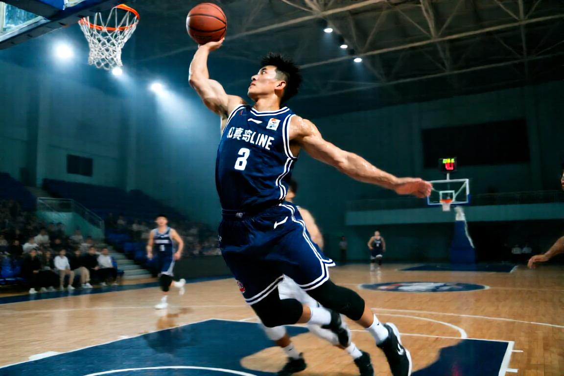 队记:李俊贤填补了青岛内线空缺 丛睿言最大程度弥补了锋线漏洞