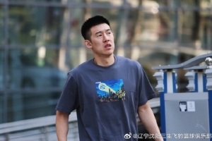 辽宁本钢队将士一行前往葫芦岛 备战明晚与北京控股队的对抗赛