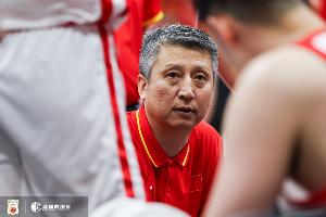 媒体人:除非赵嘉义&李弘权火线复出 否则目前的男篮很难赢韩国