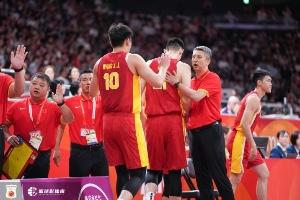 啥叫现代篮球啊!日本男篮是一面镜子 中国男篮落后就必然要挨打