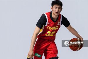 年轻人交出惨痛学费！李悦洲4投1中仅得到2分1助
