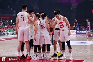 苏群:中国男篮被日本二队打崩了 这场惨败是从心态崩溃开始的