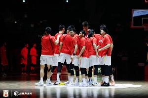 中国男篮半决赛20分输给日本士气大受打击 成绩再次退步需要反思
