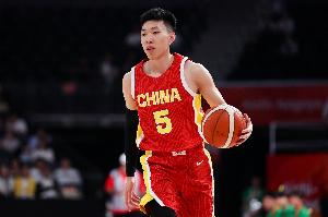 不够坚决！廖三宁半场6中2得4分2板2助 三分1中0&罚球2中0