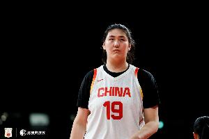 对手祭出5人包夹战术！张子宇13中10砍下全场最高22分外加5板2助