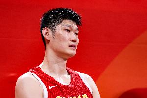 中国男篮全员写总结！贾磊：谁家封闭起来关半年 好人也关傻了