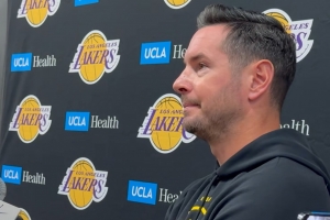 雷迪克:希望蒂耶罗&卡尔未来1-2年成长为真正的NBA轮换球员
