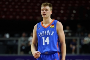 又赚到了？雷霆16号秀斯特尔茨9中6拿下15分5板6助