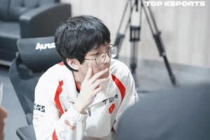 韩网热议ZUIAN签证问题：以后LOL赛事确实不应该在美国举办