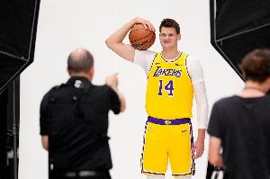湖人媒体人:湖人防守终于跟上现代NBA 凯斯勒回来后侧翼可以更凶