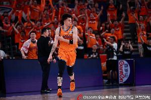 苦战旧主!张镇麟出战34分钟11中5拿下17分3板4助1帽