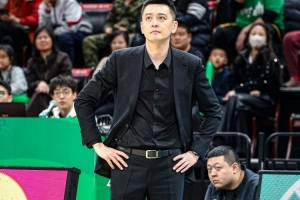 杨鸣:去年这时我应该在宜宾对阵上海 如今和拉塞尔赛场反过来了