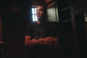 阿卡夫：对时尚穿搭没太大兴趣 衣柜里可能都是锐步的衣服和装备