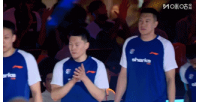 荣耀之夜！CBA揭幕战赛前 上海男篮获颁总冠军戒指+主场升旗