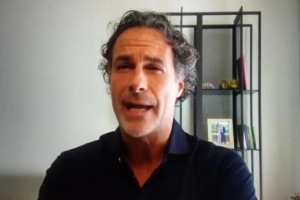 国米旧将:主裁判犯错很正常,VAR应当成为纠正明显错误的工具