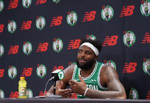 沃尔:尼克斯会怀念米切尔·罗宾逊 他的防守和篮板作用被低估了