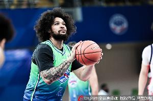27分6板12助!戴申·尼克斯:我打得很不错 但还有改进的空间
