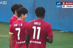 迪马塔头球破门，铜梁龙2-0海牛，向余望三人马竞战舞庆祝