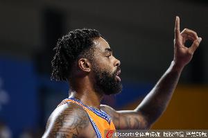 稳扎稳打！拉塞尔半场8中4拿10分3板3助 正负值+14最高