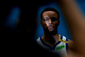 勇士上一次开赛季三连败要追溯至2007-08赛季 当时库里还在大学