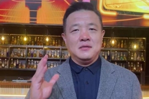 杨健：湖人的进攻确实好看 但仍然缺少替补控卫和替补中锋