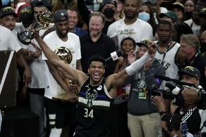 巴克利：字母的打法只在雄鹿成功一次 当时他有霍勒迪和米德尔顿