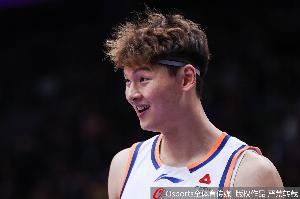 进攻不行防守还不错！王哲林4中1仅拿4分7板1助3帽