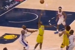76人步行者裁判报告：1次错判有利76人 詹姆斯背后推人漏吹！