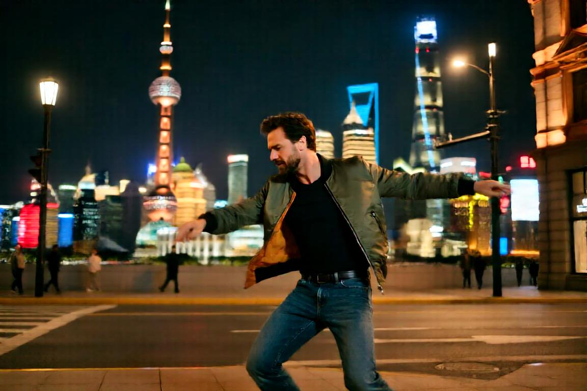 敬业！麦凯恩在上海跳舞，工作人员：非常抱歉能再来一条吗？