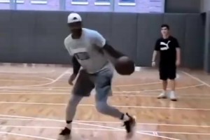 杨毅老师谈克莱汤普森的自尊心
