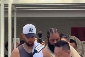 人气太火爆！库里想给中国球迷签名，但场面混乱只能离开