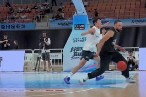 听说没有一点心眼子是打不来三人篮球的