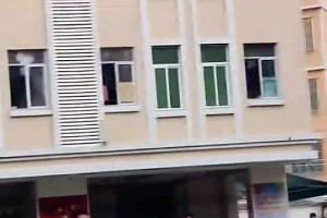 额...说出来你可能不信，打班赛被隔壁班的女生给虐了