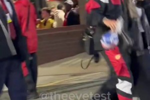 周薪30万镑就这表现？拉什福德场上梦游，球迷心在滴血！