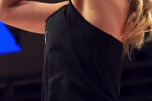 WNBA女球星打爆男网红单挑局！一步过+后撤步三分，太无解了