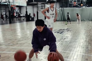 胜过很多CBA后卫了吧！国青“小库里”张宇辰的顶级球感~