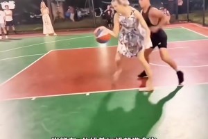 光脚穿着短裙闪耀野球场，这位篮球美女到底有着怎样的实力？