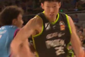 浴火重生！为什么佩奇的投篮，几乎看不出“女篮动作”？