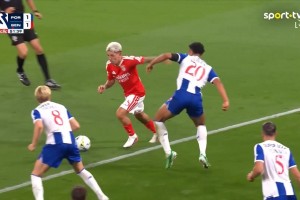 葡超-黄仁范破门朗格莱染红 德比大战波尔图3-1十人本菲卡